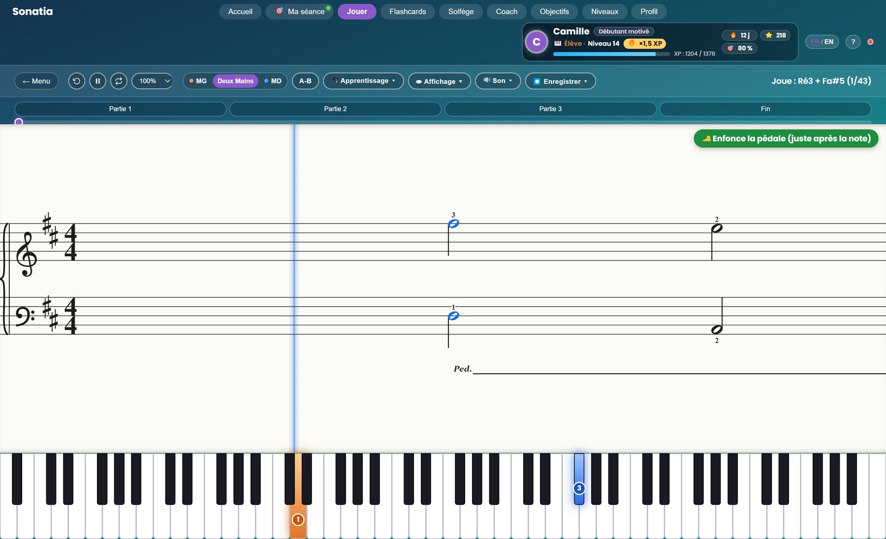 Le mode Jeu : partition à deux mains, doigtés, pédale et clavier qui s'allume
